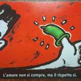 Luigi ci fa vedere la serie dedicata alla campagna contro l�aids con tagli da 5.000 lire (quella di colore rosso)...
